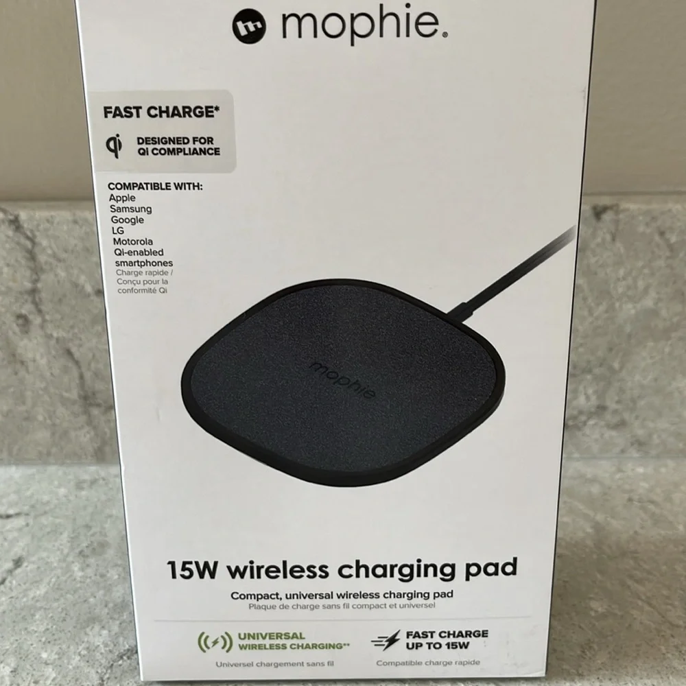 Mophie 15W Universal Fast Charge Wireless Black Charging Pad w/Power Adapter